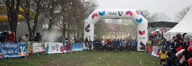 Bild: Schnee und K&auml;lte beim Kyffh&auml;usder Berglauf
