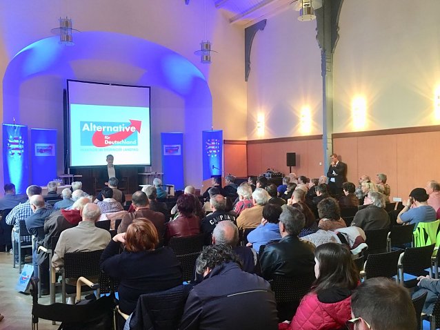 Bild: B&uuml;rgerdialog im Carl-Schroeder-Saal