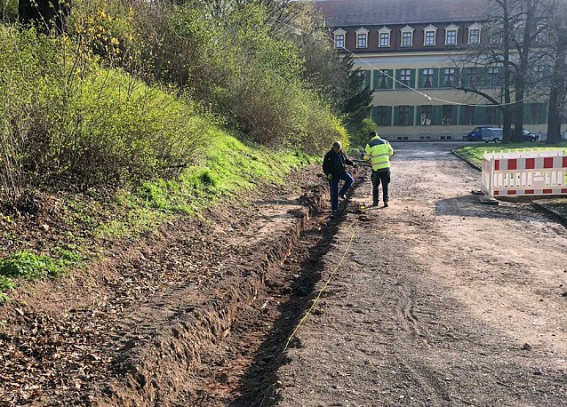 Bild: Arbeiten im Schlosspark