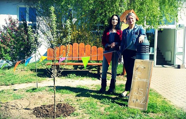 Bild: TAG DES BAUMES IM HOC