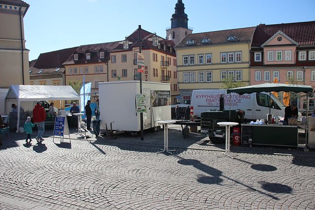 Bild: Ansturm auf Sondersh&auml;user Blumen-, Pflanzen- und Staudenmarkt