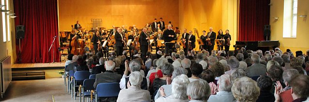 Bild: "Vergn&uuml;gliche Reise" beim 20. Mieterkonzert