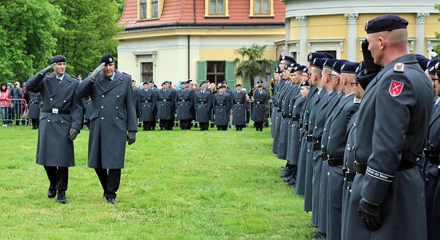 Bild: Vereidigung an neuem Ort