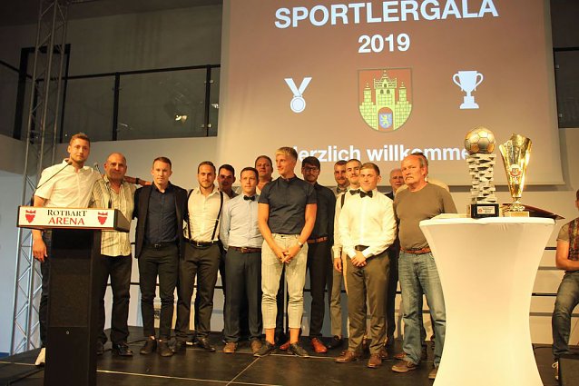 Bild: Fu&szlig;baller geehrt