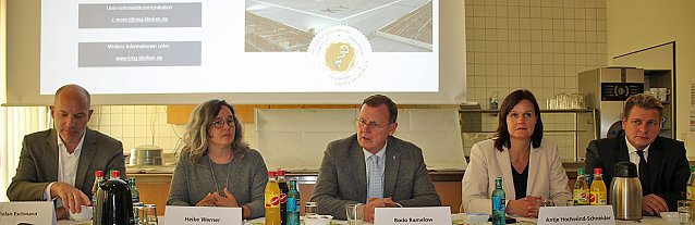 Bild: Wir werden um die medizinische Versorgung im l&auml;ndlichen Raum k&auml;mpfen.