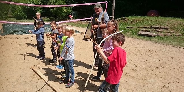 Bild: Naturcamp auf dem Abenteuerspielplatz