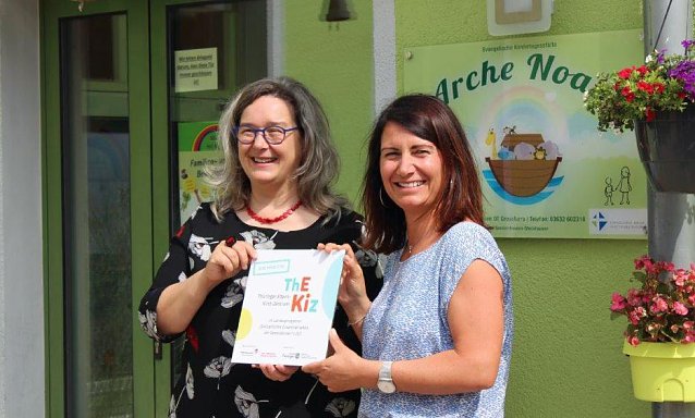 Bild: Als Th&uuml;ringer Eltern Kind Zentrum geehrt