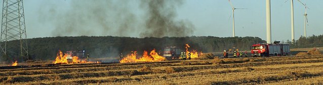 Bild: Feldbrand bei Gro&szlig;berndten