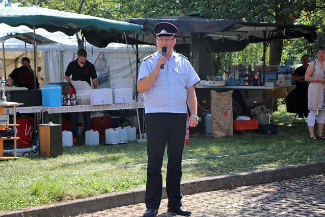 Bild: Feuerwehrfest mit Kindersachenbasar