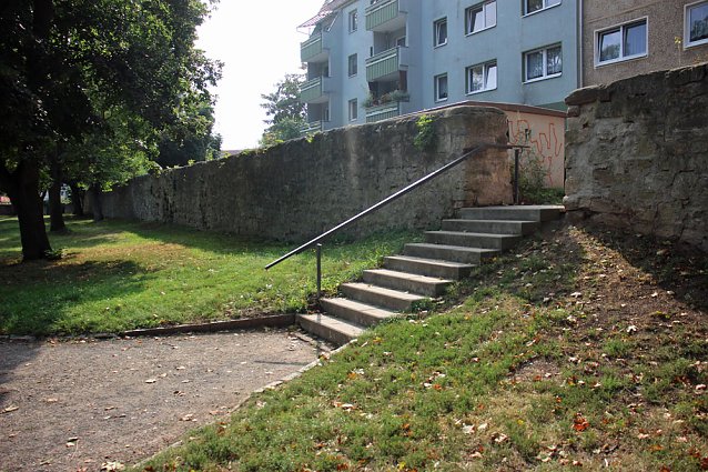 Bild: Weitere Hilfe f&uuml;r den Parkteich