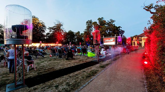Bild: Heute Schlosskino bei bestem Wetter