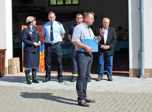 Bild: Feuerwehrleute feierten