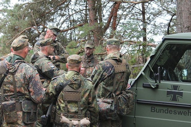 Bild: Versorgungsbataillon 131 auf dem Truppen&uuml;bungsplatz