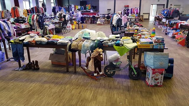 Bild: Im Klubhaus Stock&acute;sen Kindersachenbasar