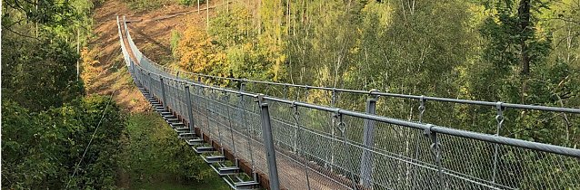 Bild: Feierliche Einweihung der H&auml;ngeseilbr&uuml;cke im B&auml;rental in der Hohen Schrecke
