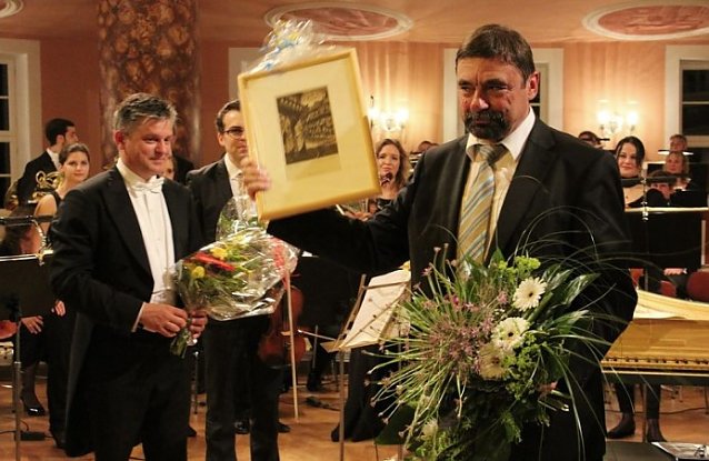 Bild: Wechsel beim F&ouml;rderverein