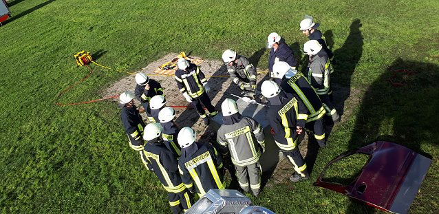 Bild: Ausbildungssamstag der Feuerwehren im Bereich Artern