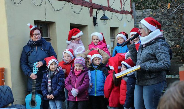 Bild: Feiner Weihnachtsmarkt in Jechaburg