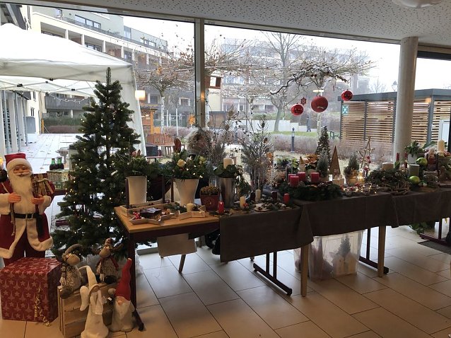 Bild: Weihnachtsmarkt und Tag der offenen T&uuml;r