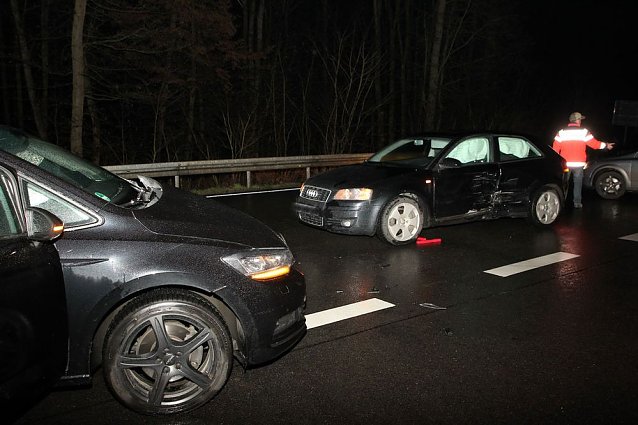Bild: Verkehrsunfall im Gra&szlig;