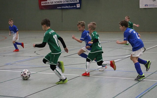 Bild: Fu&szlig;ballturnier fortgesetzt