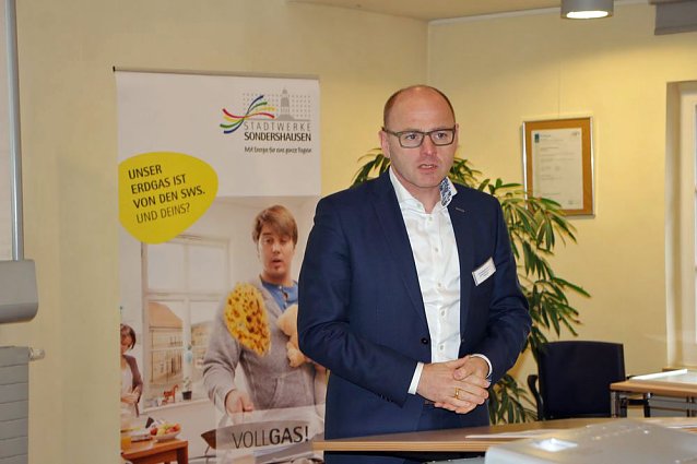 Bild: G&uuml;tezertifikate f&uuml;r Technisches Sicherheitsmanagement &uuml;bergeben
