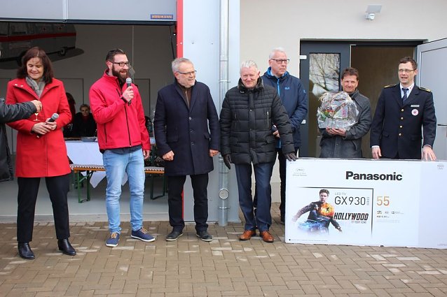 Bild: Neue Rettungswache &uuml;bergeben
