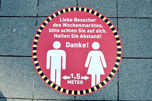 Bild: Hinweise auf dem Marktplatz