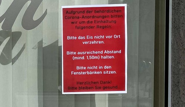 Bild: CORONA-REGELN beim Stra&szlig;enverkauf von Eis und Bratwurst