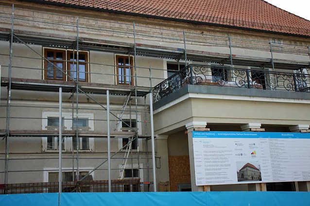 Bild: Neue Fenster werden eingebaut