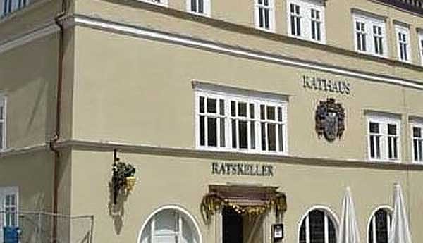 Bild: Neue Fenster werden eingebaut