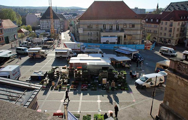 Bild: Wochenmarkt jetzt auch mit Maskenverkauf
