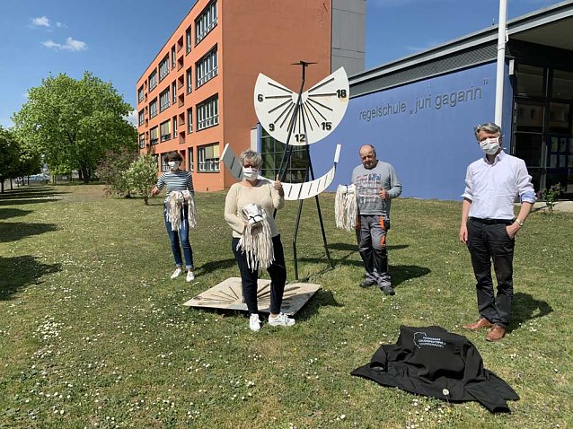 Bild: Weitere Masken &uuml;bergeben