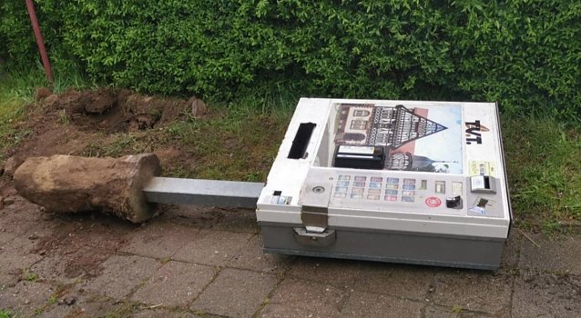 Bild: Diebe scheitern an Zigarettenautomat