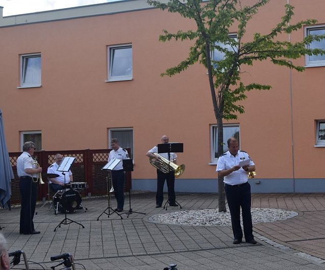 Bild: Pop Up Konzert des PMK im Seniorenwohnpark Sondershausen