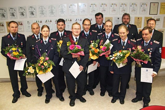 Bild: Feuerwehrversammlung Greu&szlig;en
