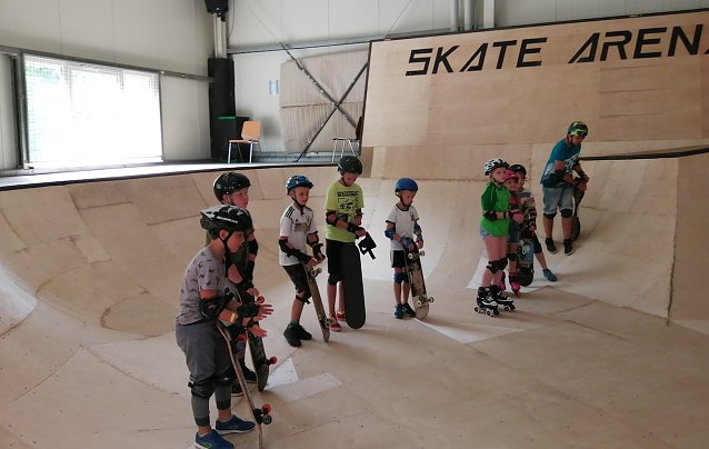 Bild: Ferienkurse in der Skate Arena