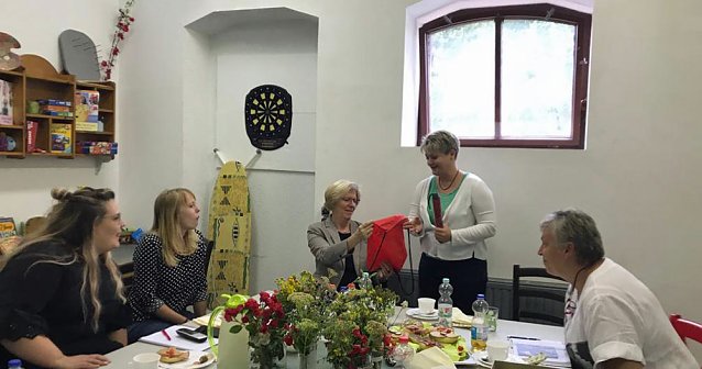 Bild: Landesgleichstellungsbeauftragte zu Gast im Frauenhaus