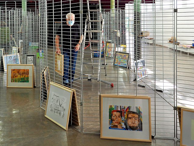 Bild: Neuer&ouml;ffnung der Ausstellung zur 11. JugendKunstBiennale