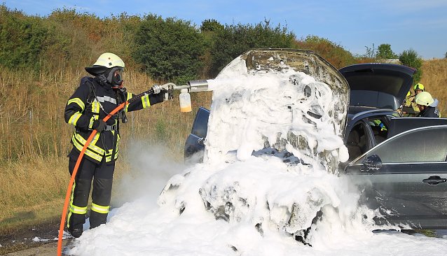 Bild: Autobrand auf der Autobahn