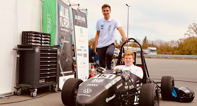 Bild: Student Jan Hendrik Klaas im "E-Hawk 20"
