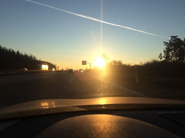 Bild: Tiefstehende Sonne kann lebensgef&auml;hrlich werden