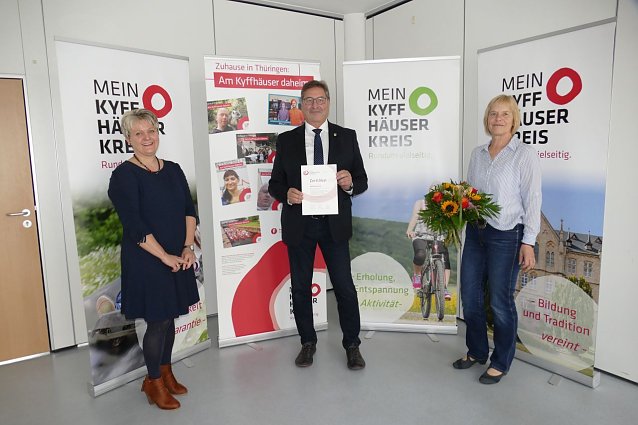 Bild: Zertifikatsverleihung Familiengerechter Kyffh&auml;userkreis