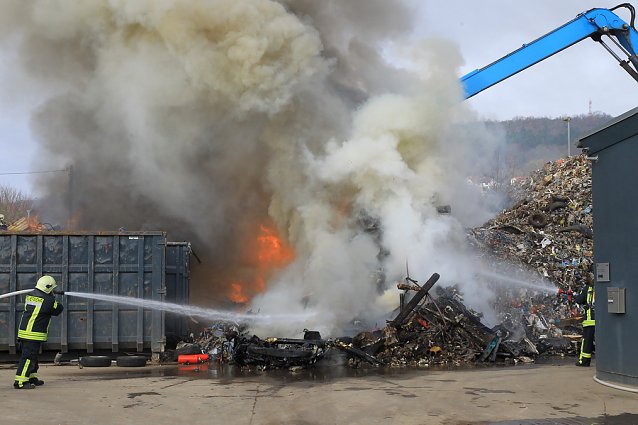 Bild: Gro&szlig;brand in Bebra