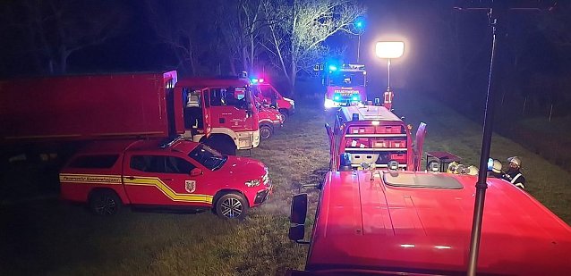 Bild: Gro&szlig;einsatz wegen Gew&auml;sserverunreinigung
