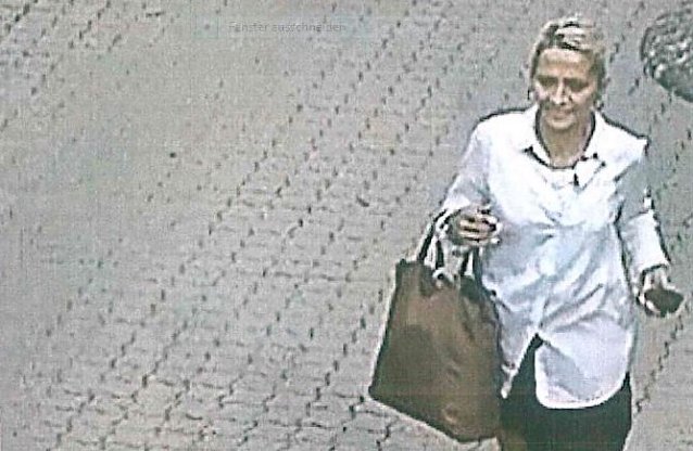 Bild: Wer kennt die Frau in der hellen Bluse? Wem ist die Frau m&ouml;glicherweise aufgefallen?