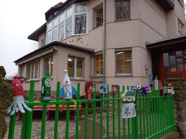 Bild: "Zaungucker" an der Kindervilla