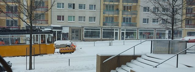 Bild: Stra&szlig;enbahn mit Schneepflug