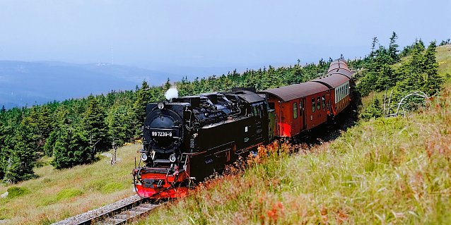 Bild: Dampflok auf dem Weg von Brocken hinab