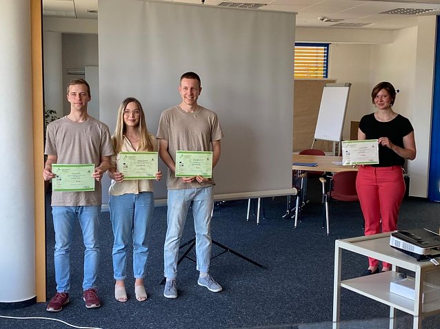 Bild: Pitch- und Pr&auml;mierungsveranstaltung im BIC in Sondershausen v.l. David Welz, Madlen Deutsch, Arne Jakob Voigt, Lisa Sch&auml;fer 